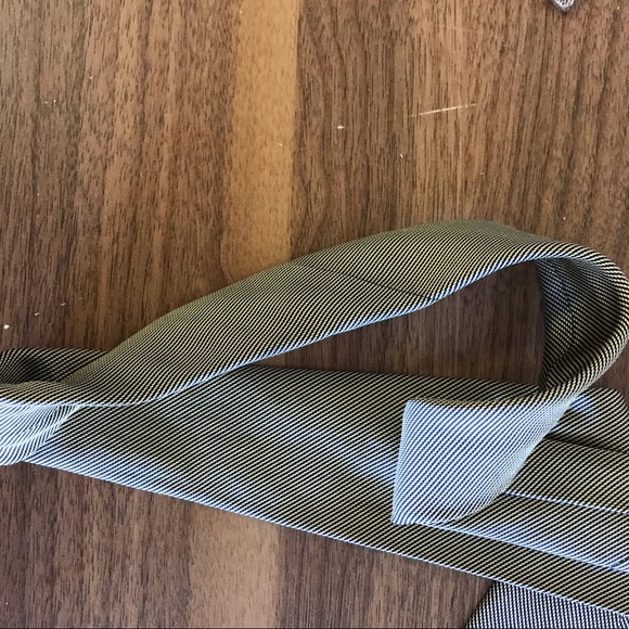 Brooks Brothers All Silk Tie - Picture 4 of 5